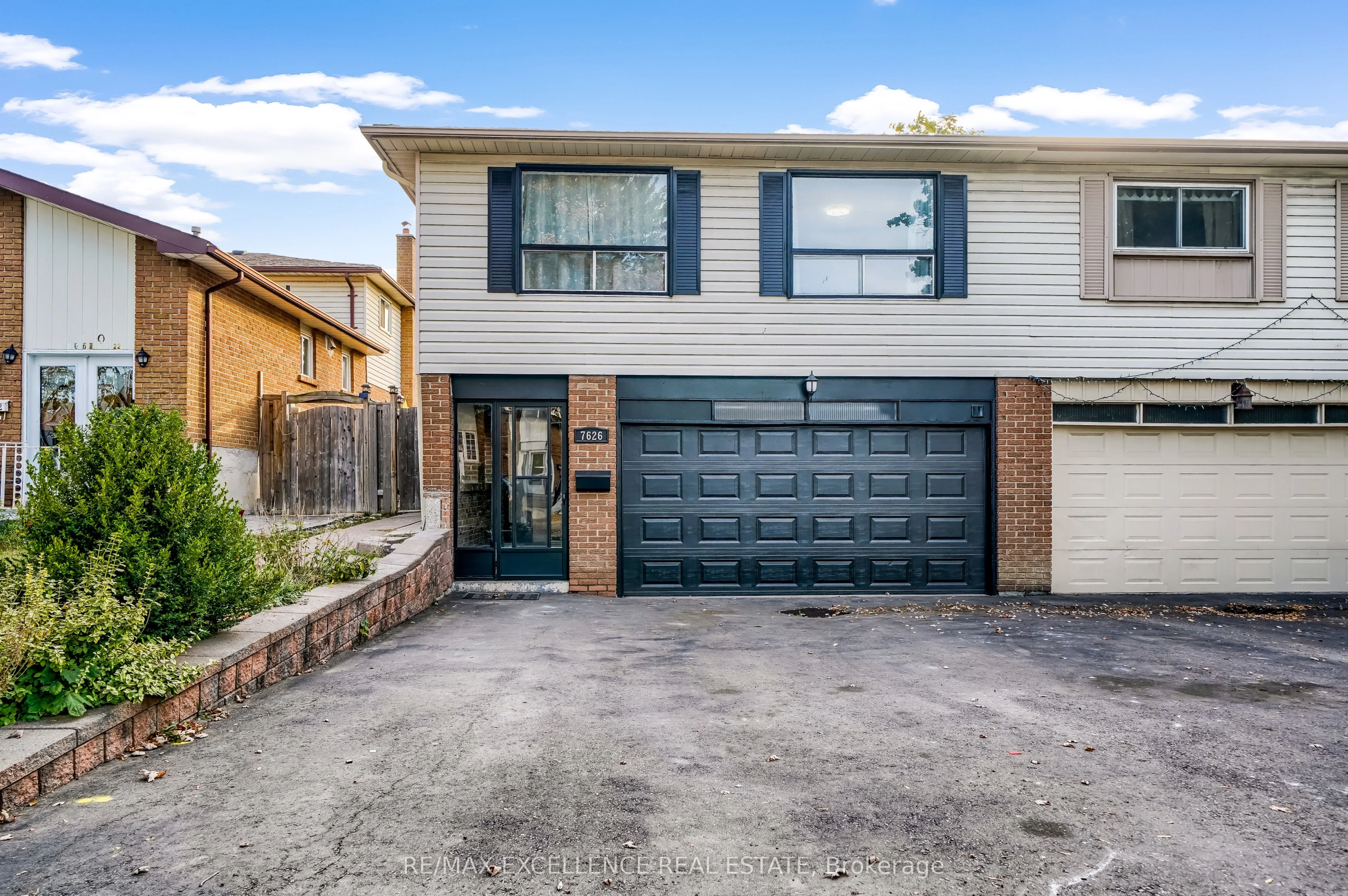 7626 Wildfern Drive W, Mississauga, ON L4T 3P6