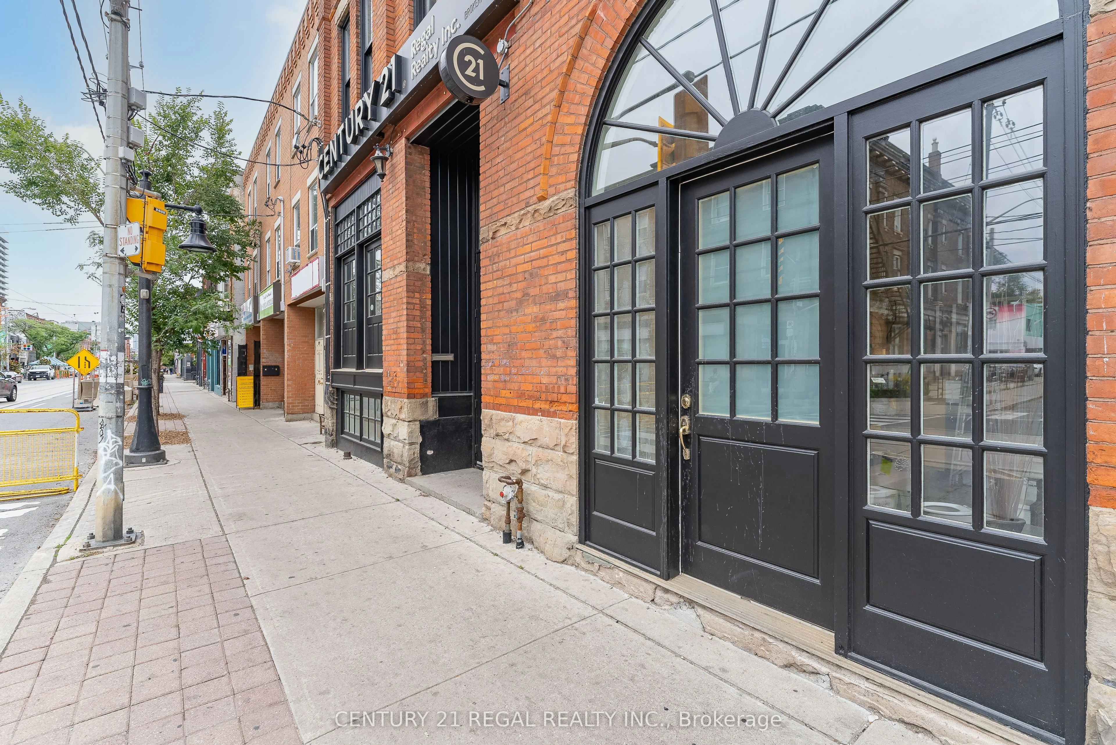 1291 Queen Street W 3, Toronto W01, ON M6K 1L6