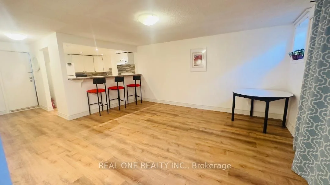 1133 Kos Boulevard Bsmt, Mississauga, ON L5J 4L3