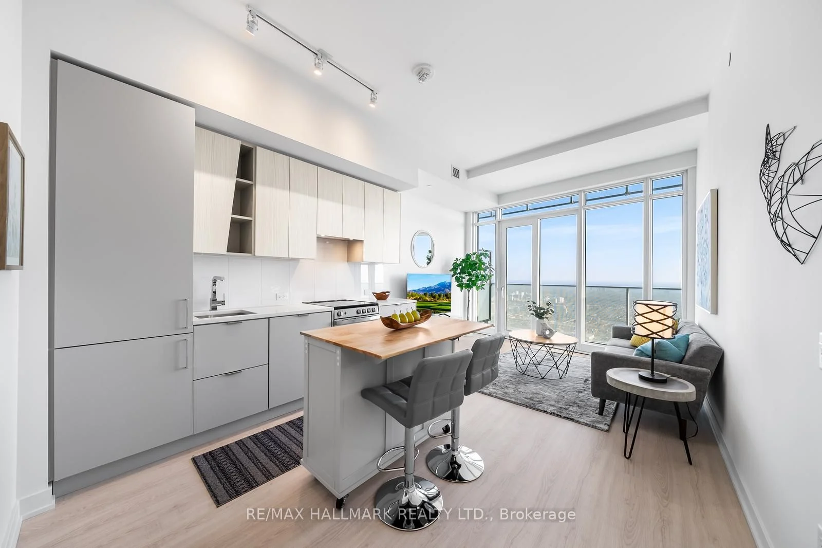 3883 Quartz Road 5804, Mississauga, On L5b 0m4