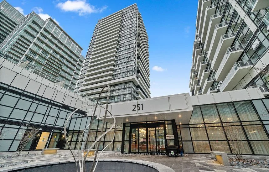 251 Manitoba Street 1107, Toronto W06, On M8y 0c7