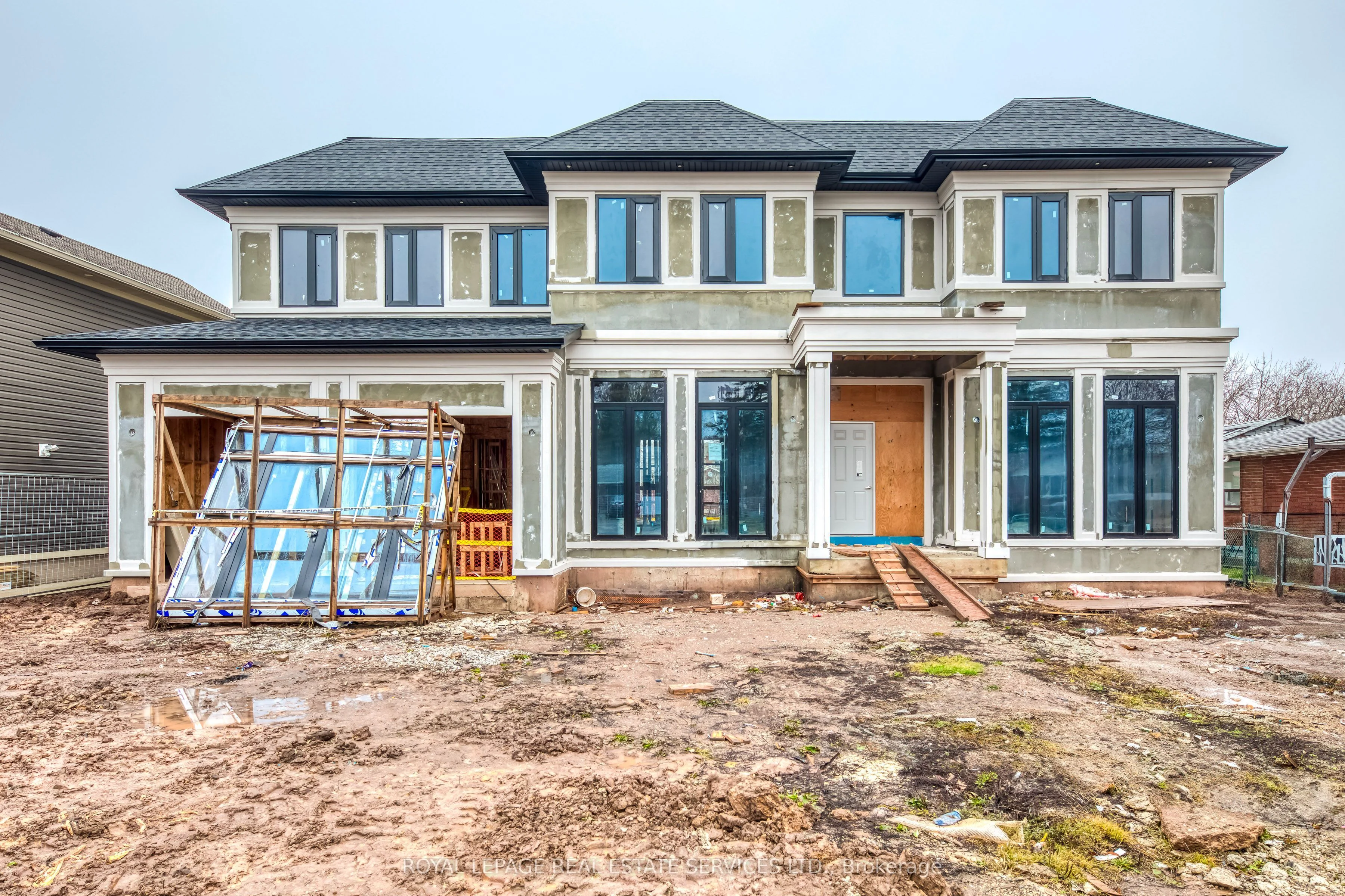 1063 Churchill Avenue, Oakville, ON L6H 2A7