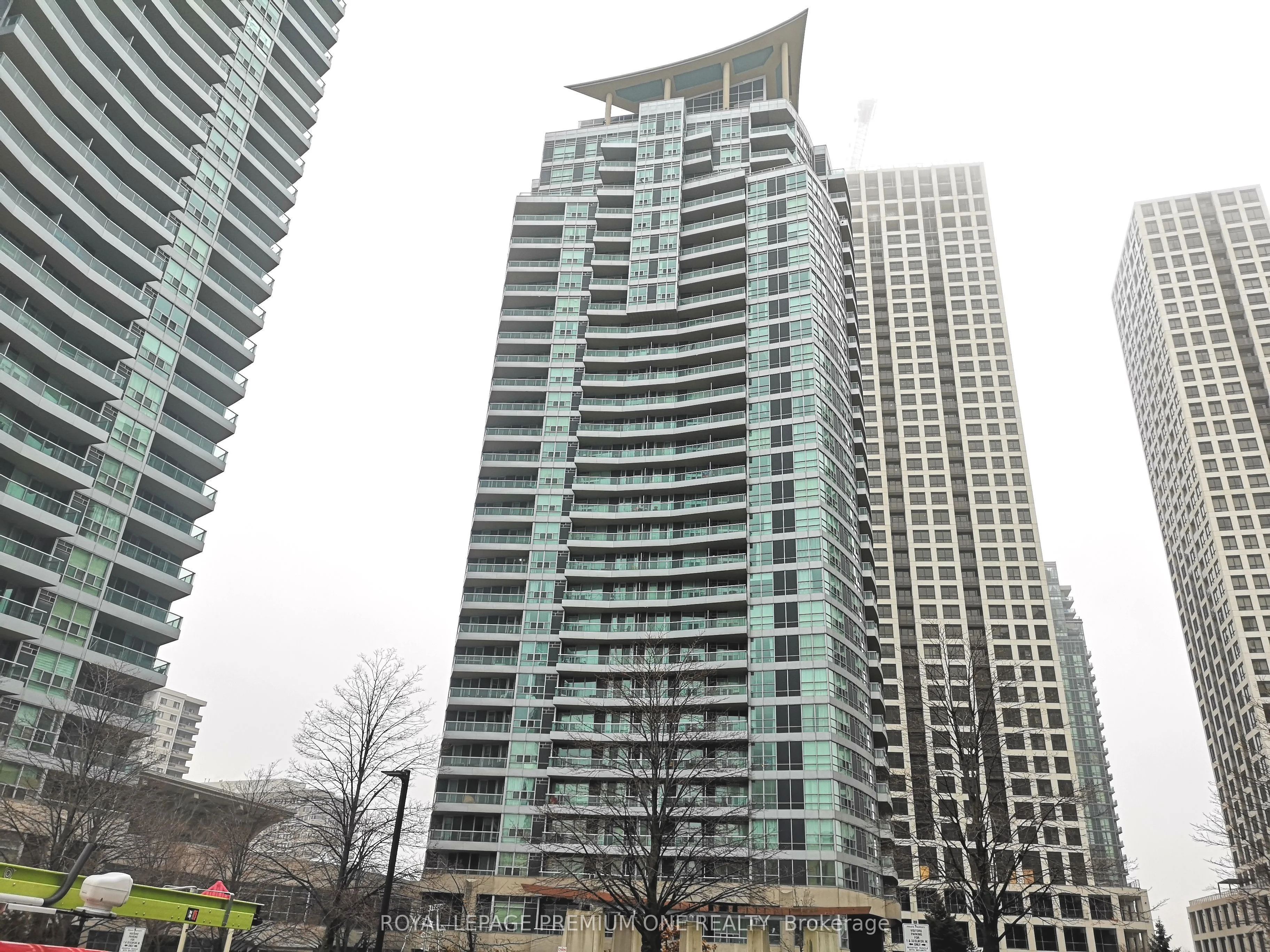 33 Elm Drive 1907, Mississauga, ON L5B 4M2