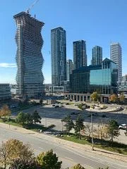 350 Webb Drive 911, Mississauga, On L5b 3w4