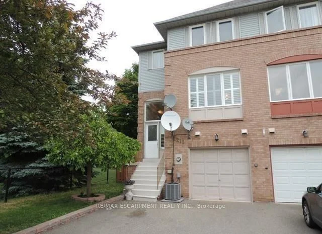 1211 Lindsay Drive, Oakville, On L6m 3b9