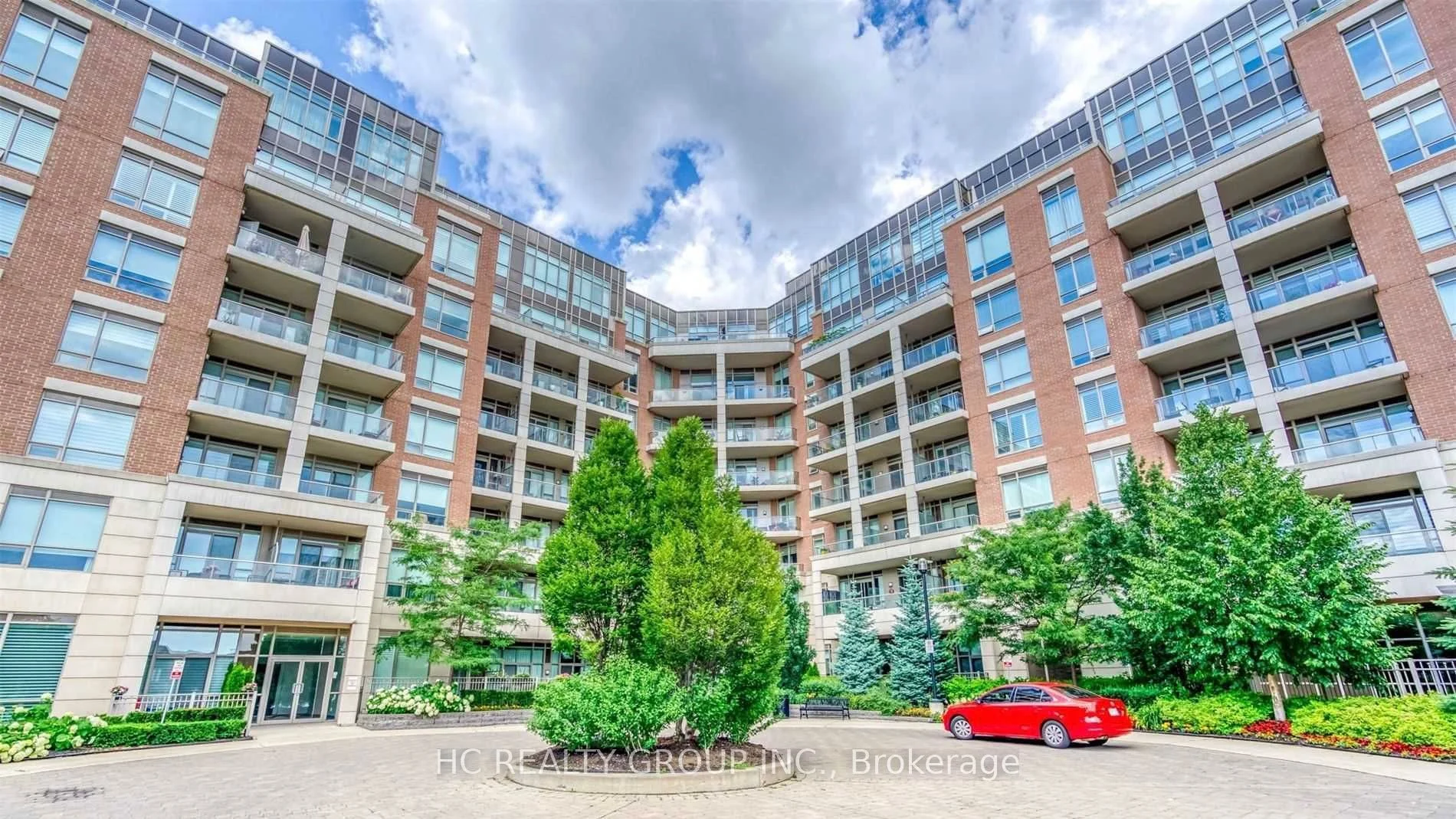2480 Prince Michael Drive 401, Oakville, ON L6H 0H1