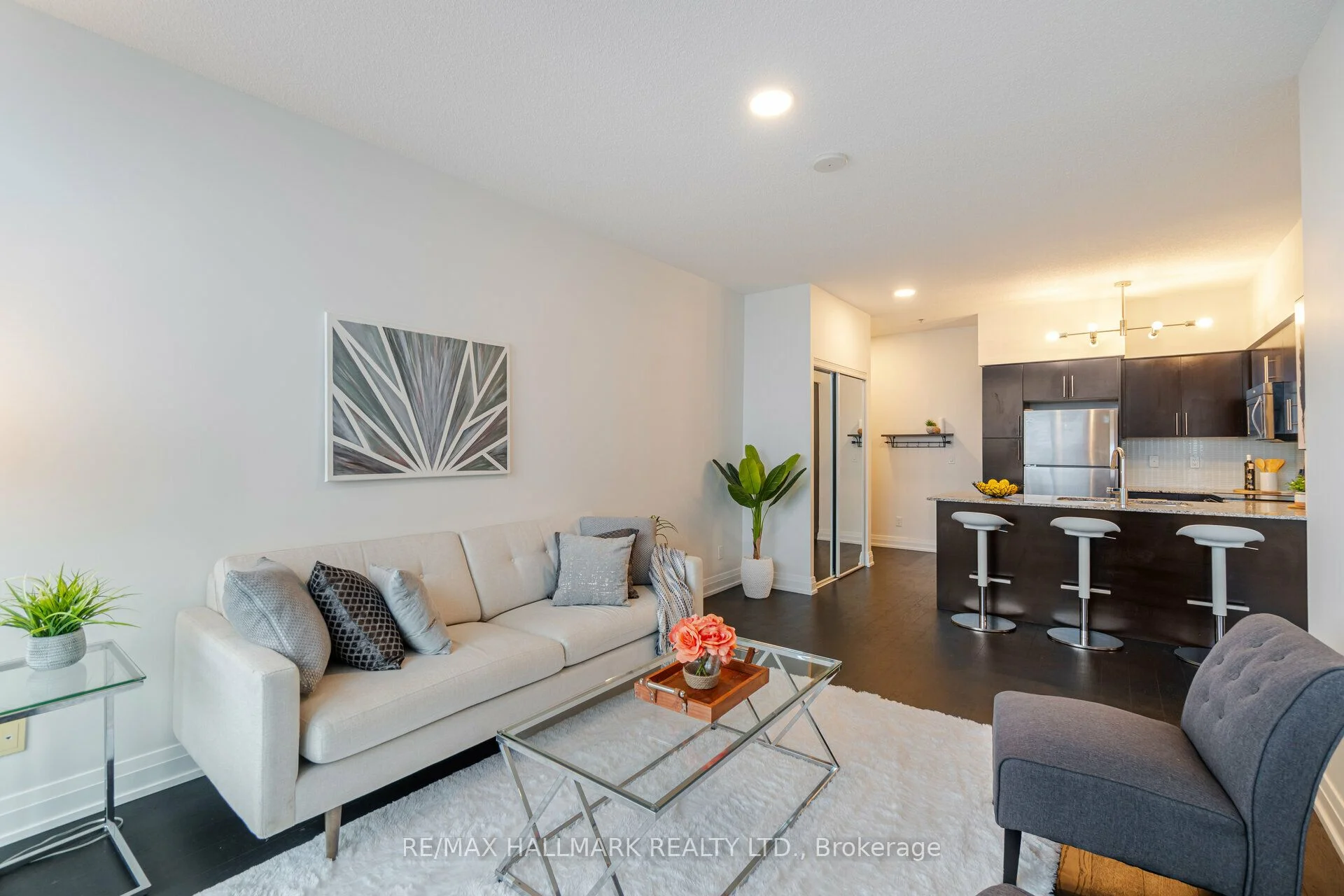 65 Speers Road 301, Oakville, On L6k 0j1