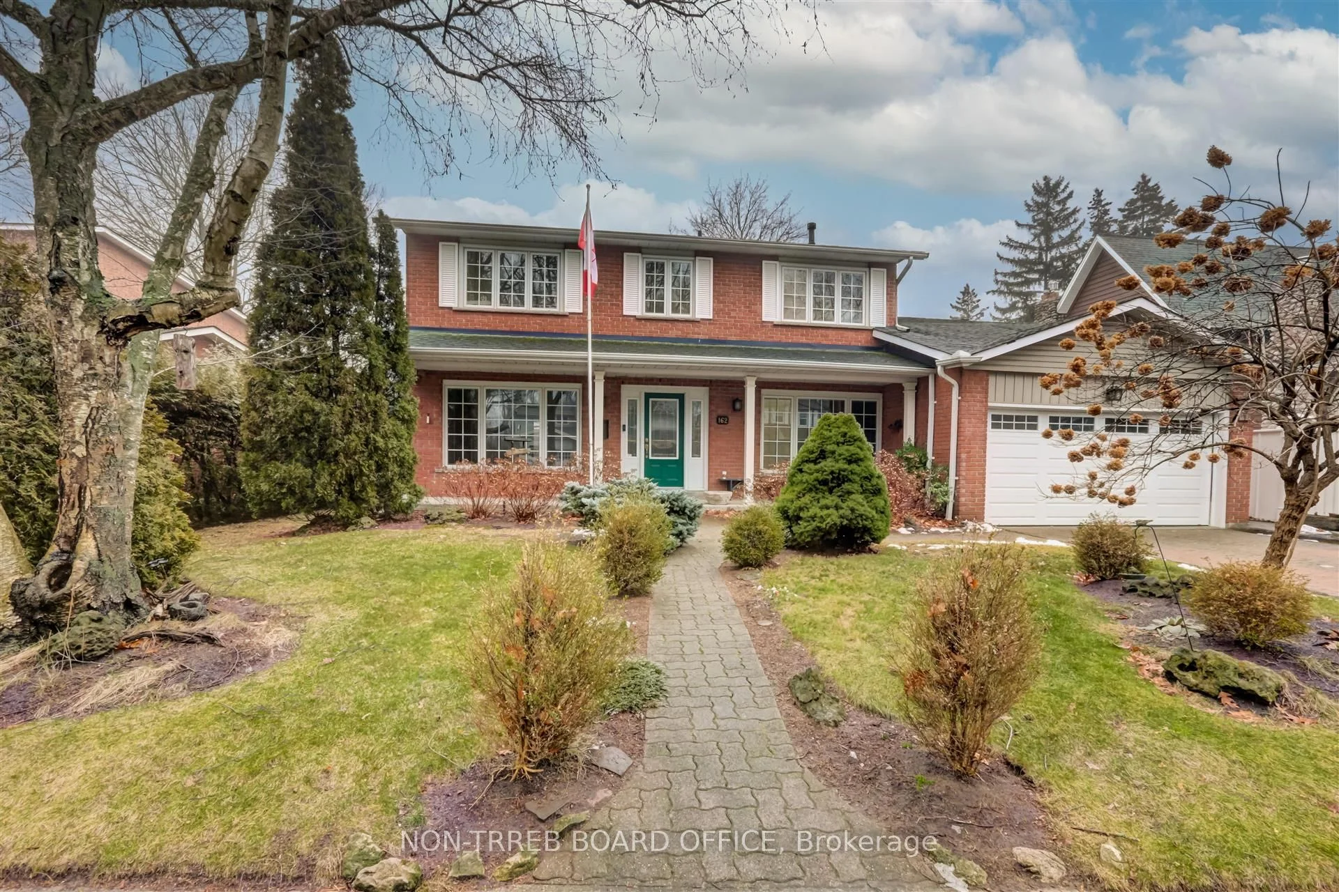 162 Digby Road, Oakville, On L6j 6b8