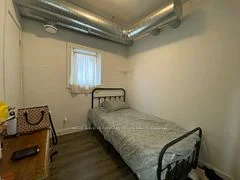 344 Bartlett Avenue N Room 2, Toronto W02, On M6h 3g7