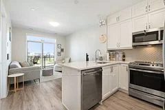 95 Dundas Street W 302, Oakville, ON L6M 5N4