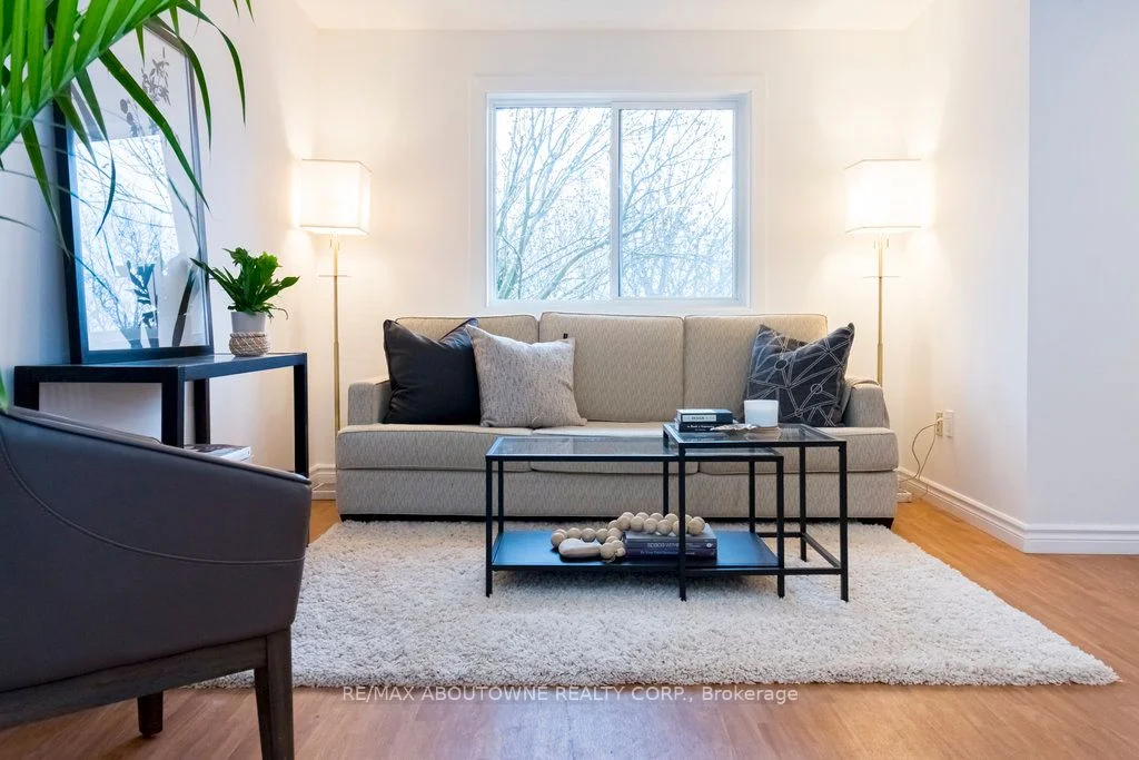 1030 Falgarwood Drive 62, Oakville, On L6h 2p5