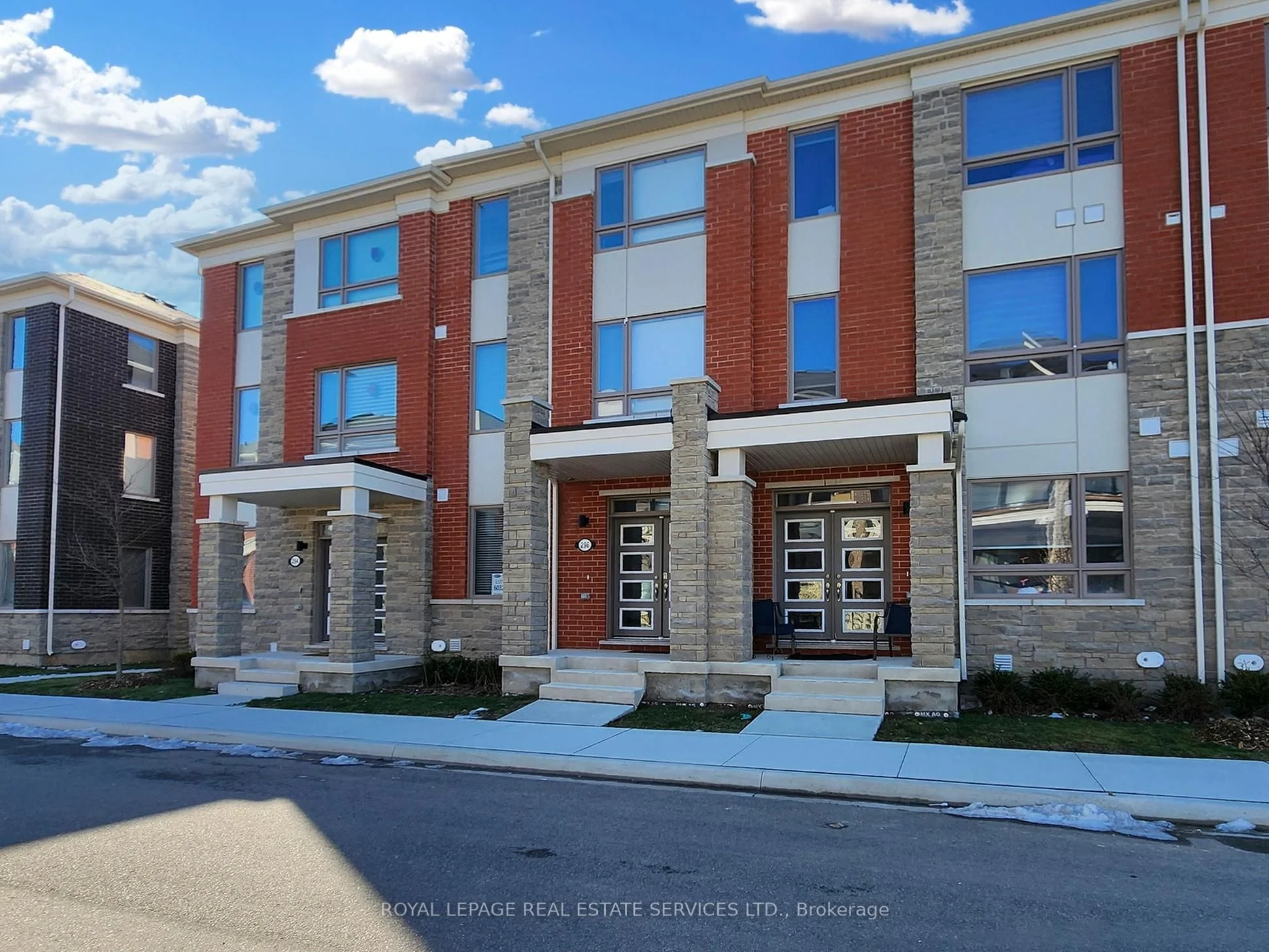 Condo Townhouse in Brampton