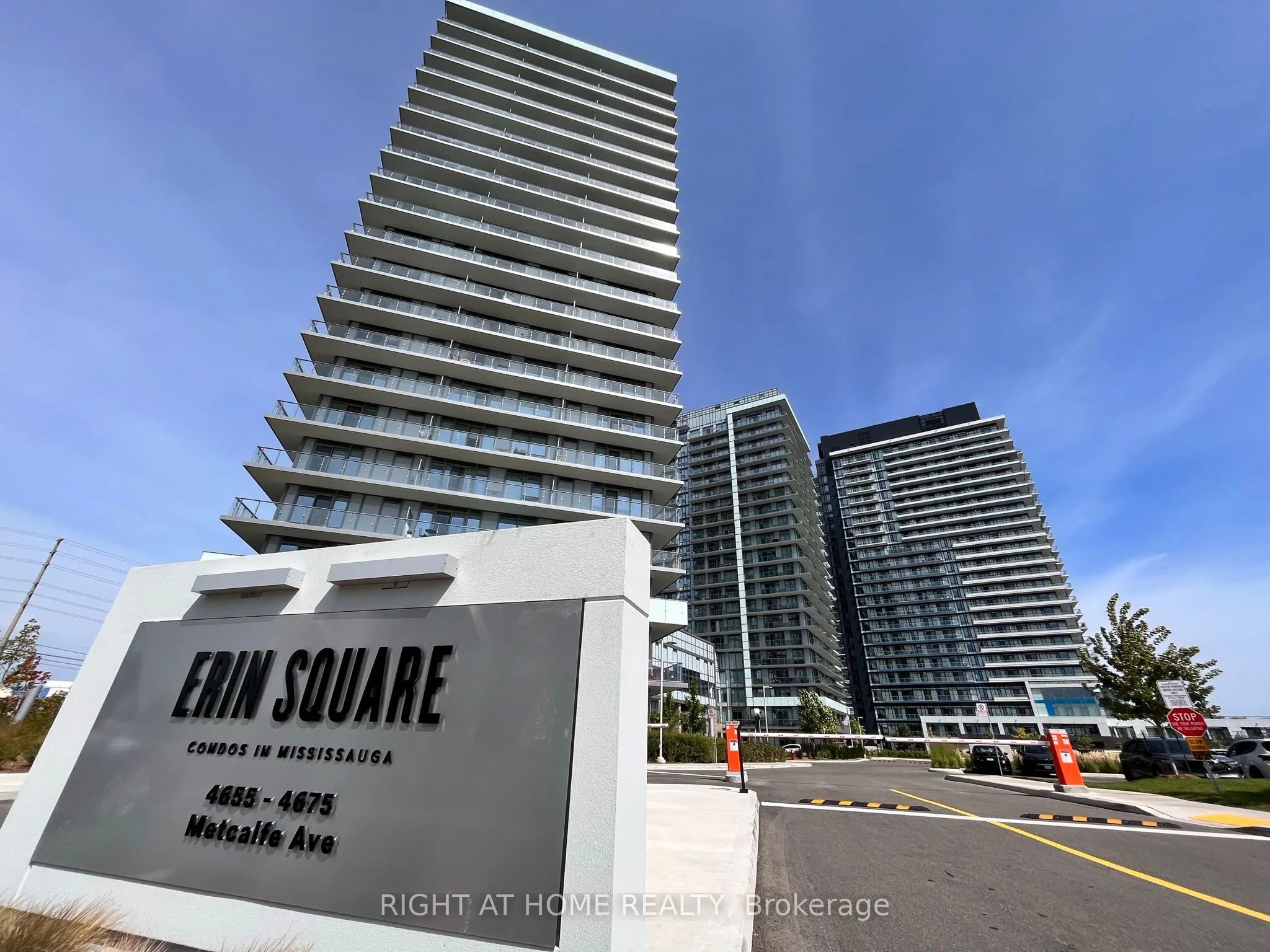 4655 Metcalfe Avenue 306, Mississauga, ON L5M 0Z7