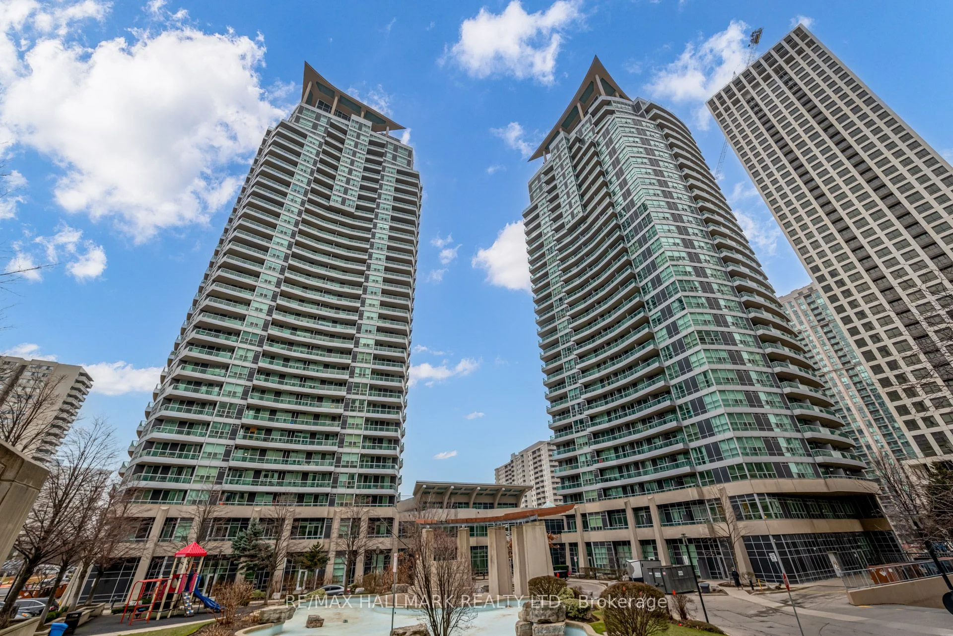 1 Elm Drive W 1307, Mississauga, On L5b 4m1