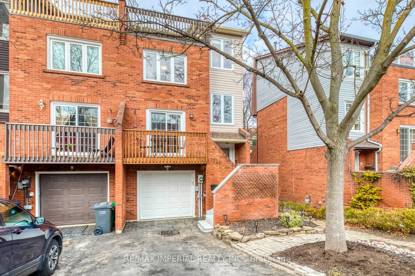 1241 Cornerbrook Place, Mississauga, ON L5C 3J3