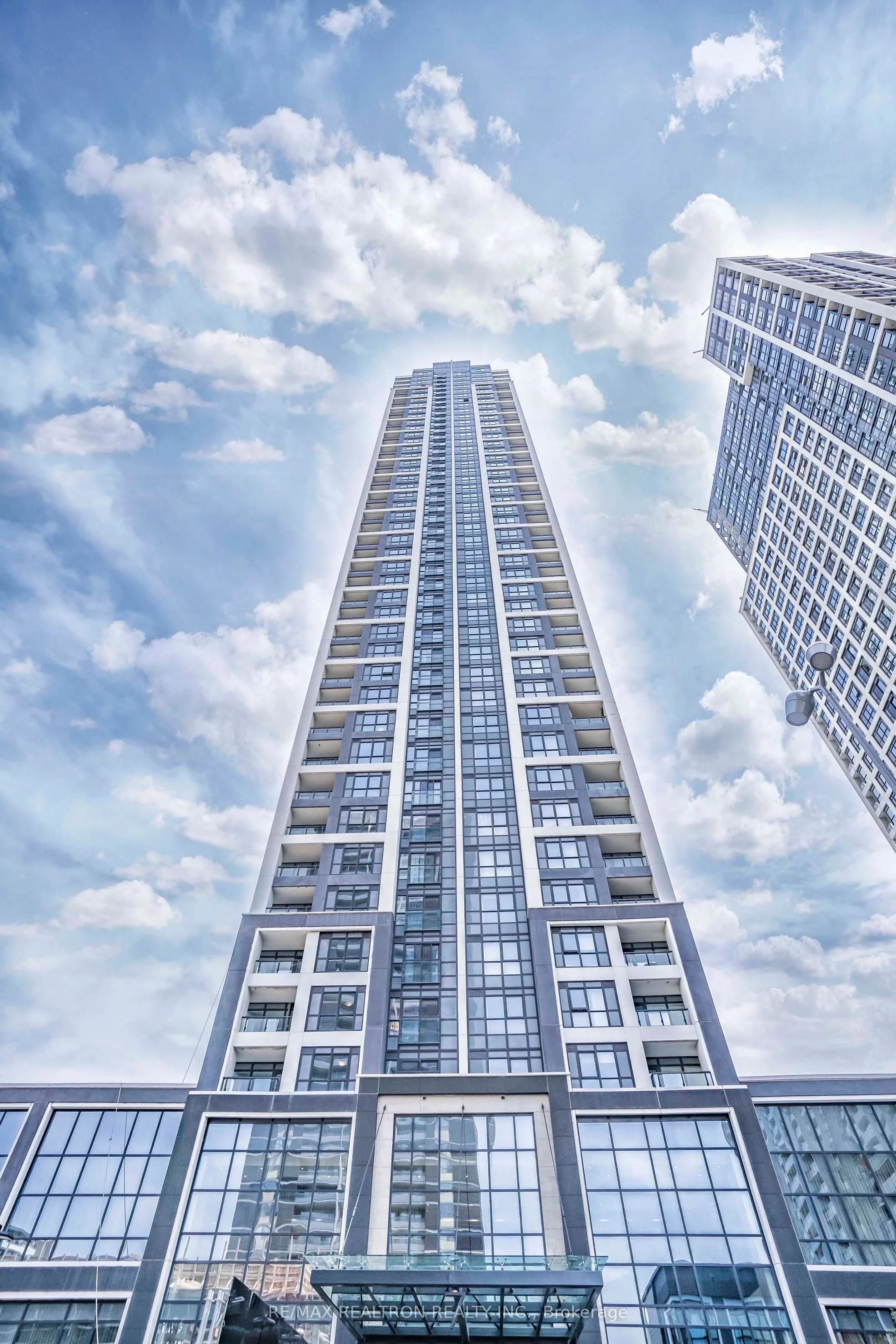7 Mabelle Avenue 4102, Toronto W08, On M9a 4x7