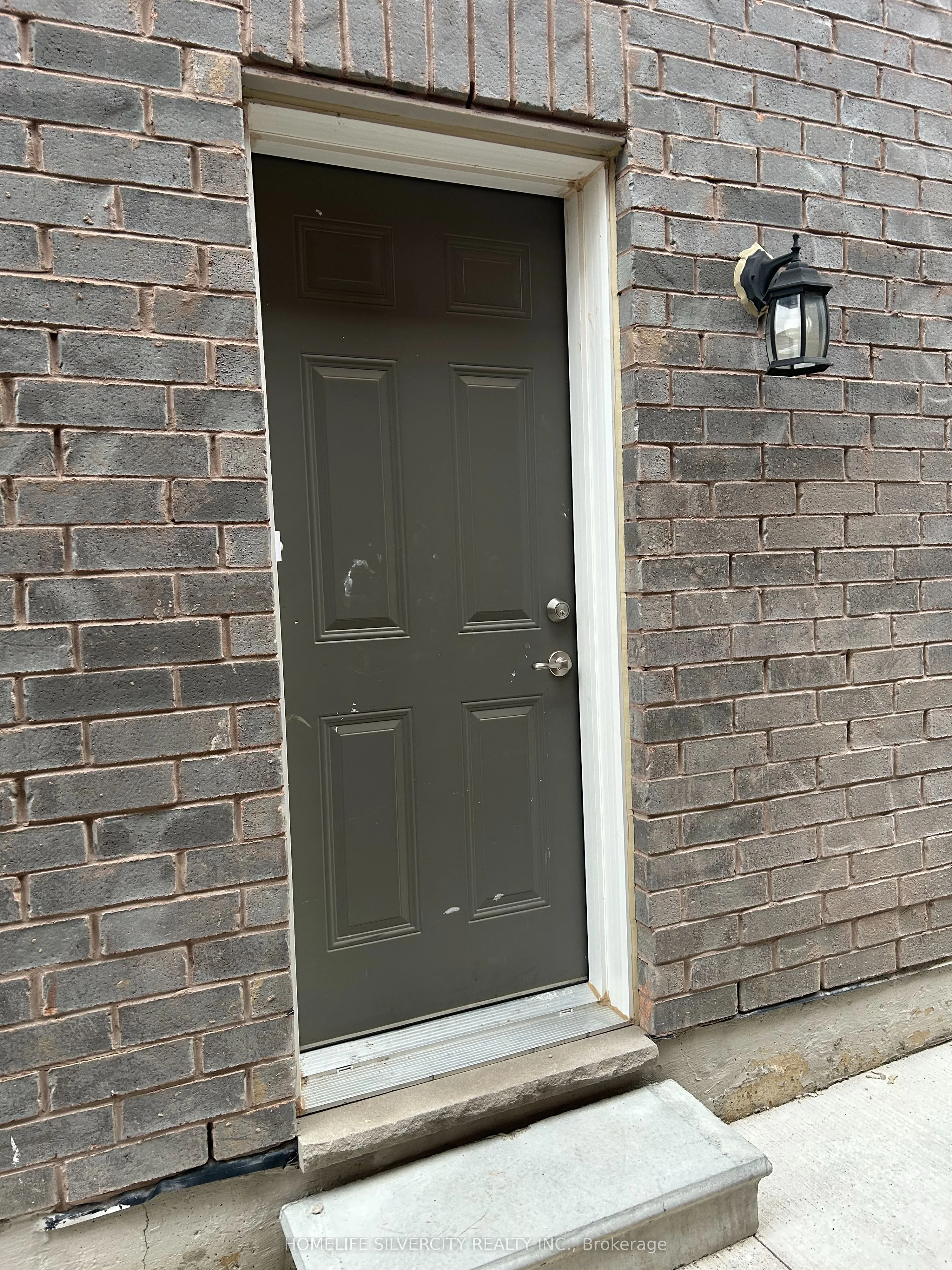 73 Monarch Drive, Halton Hills, On L7g 0m4
