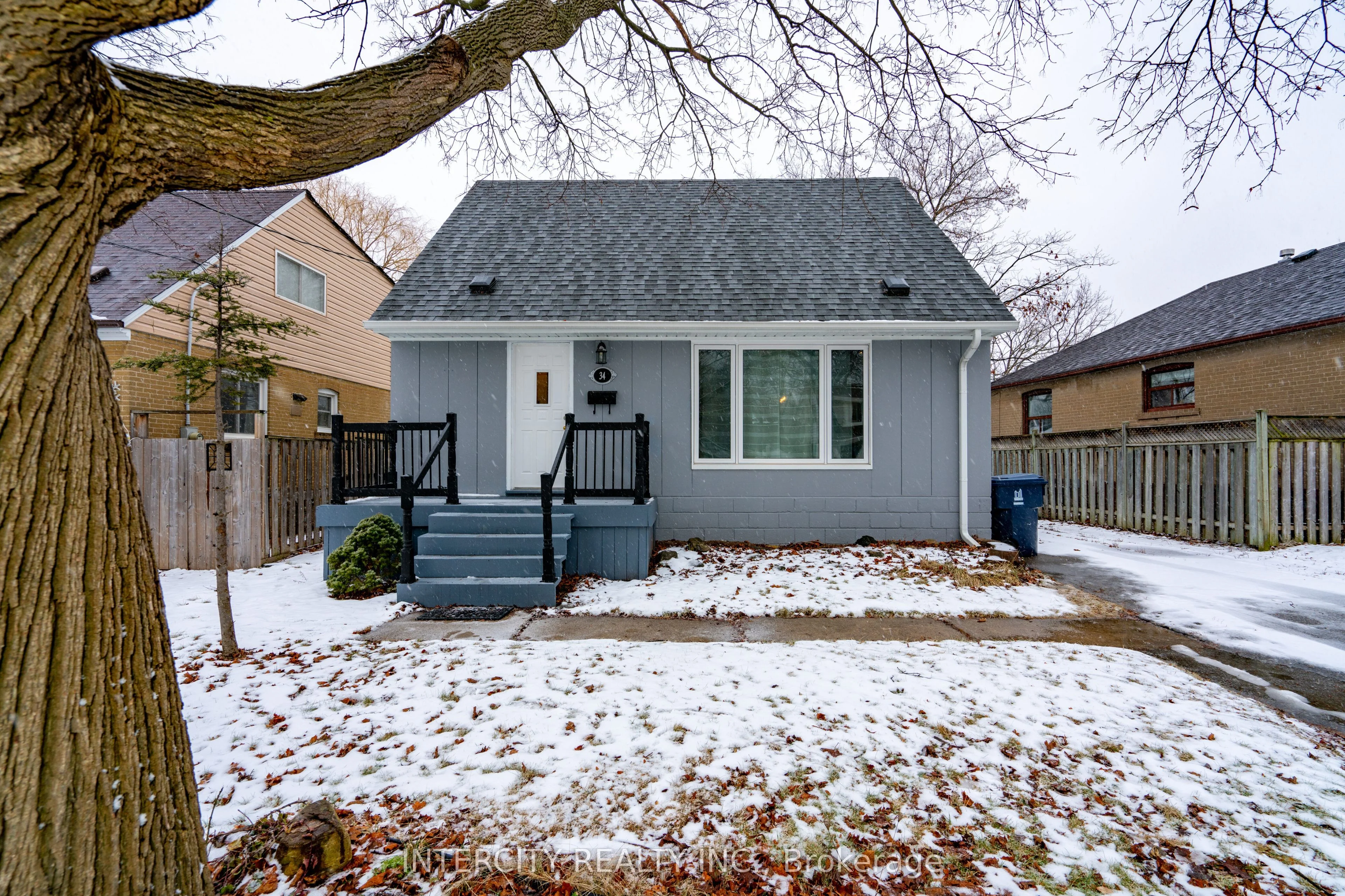 34 Grierson Road, Toronto W10, ON M9W 3R3