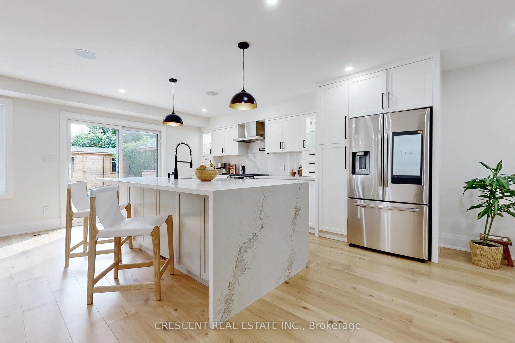 2430 Old Pheasant Road, Mississauga, On L5a 2s1