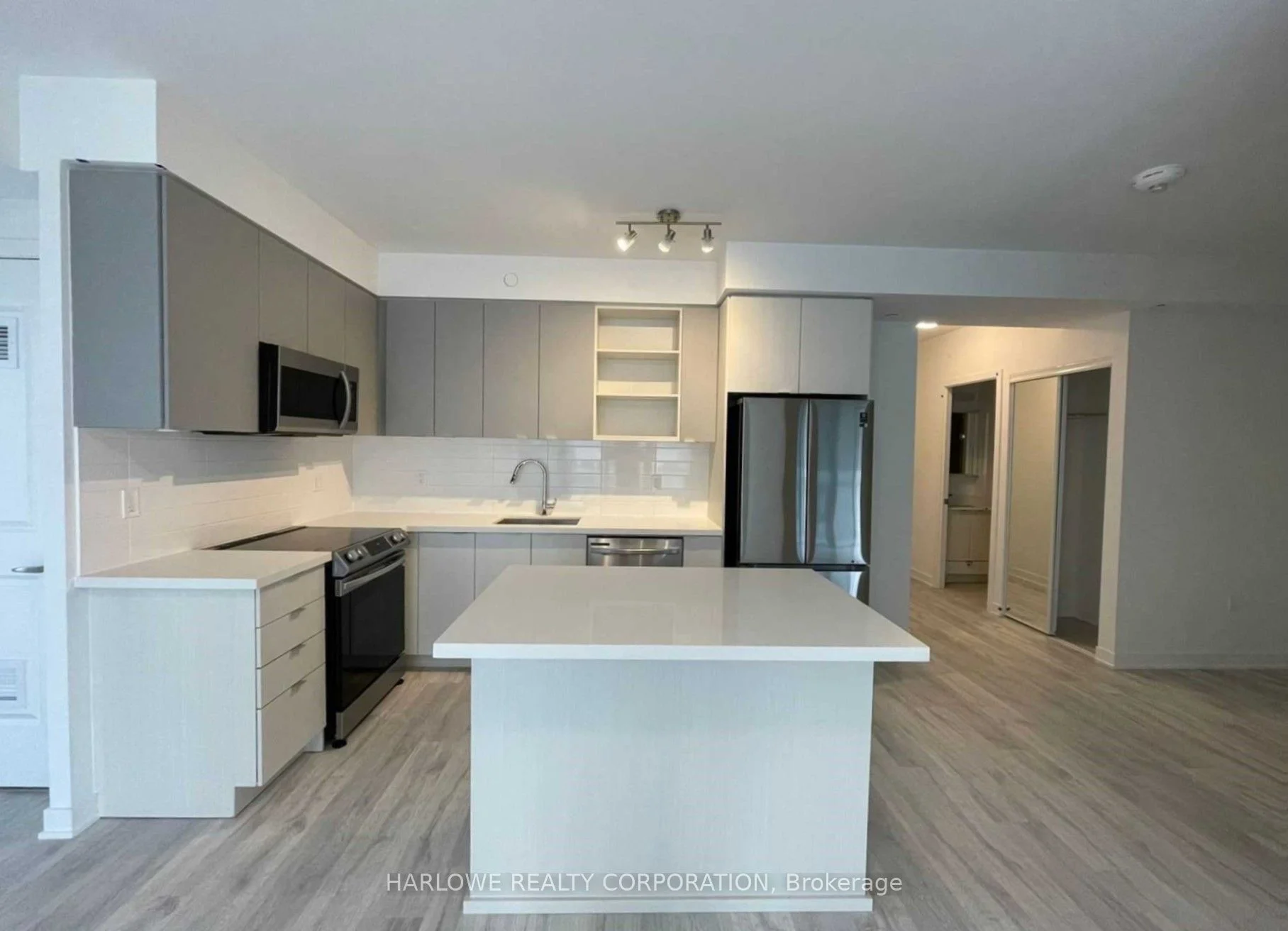 4675 Metcalfe Avenue 502, Mississauga, On L5m 0z8