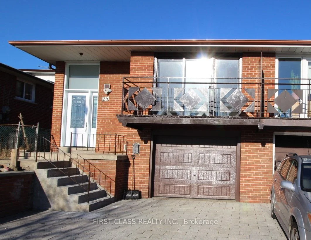 25 Futura Drive, Toronto W05, On M3n 2l6