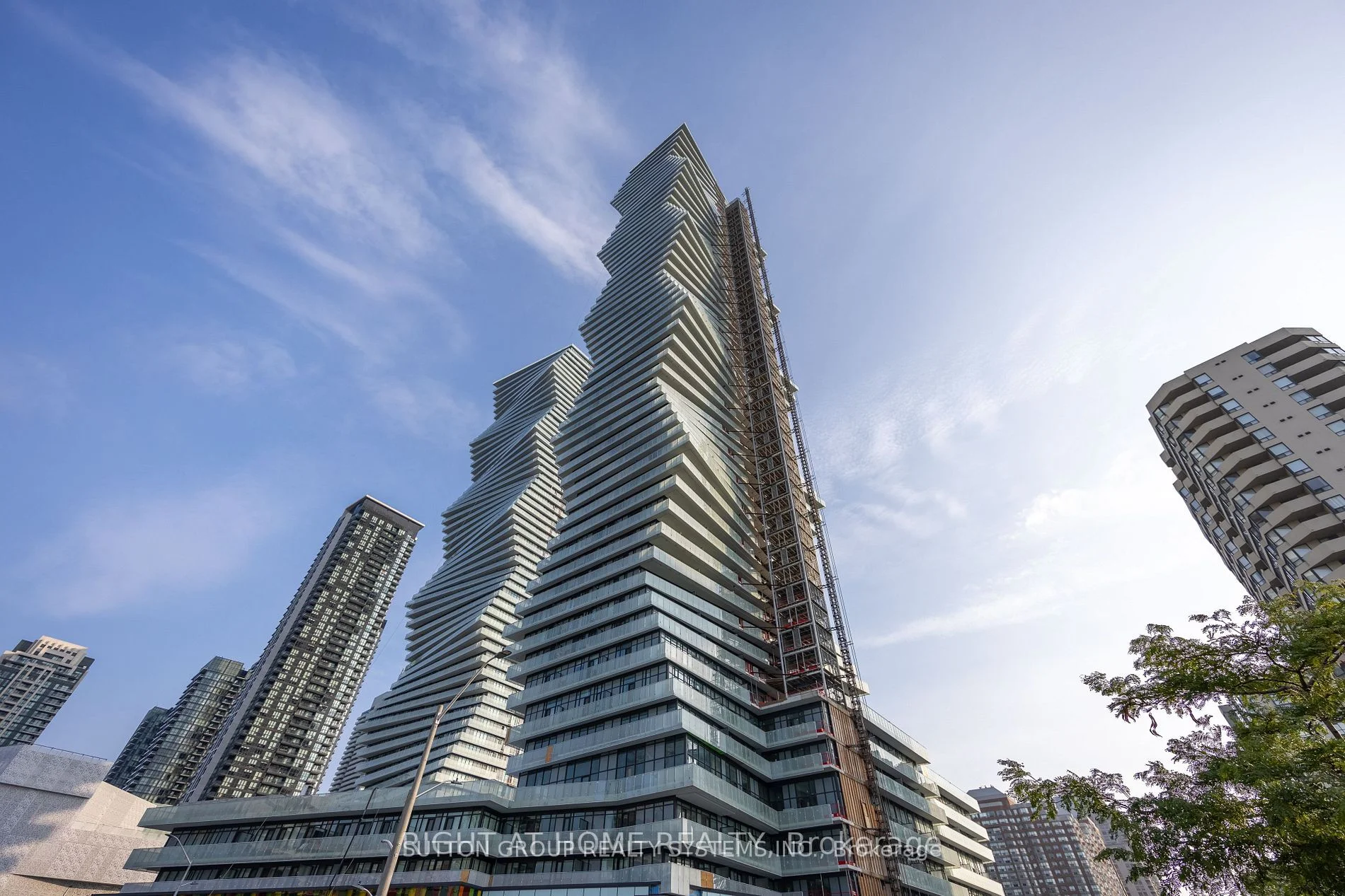 3883 Quartz Road 2907, Mississauga, On L5b 0m4