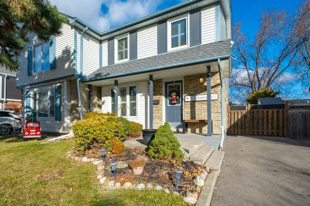378 Daralea Heights, Mississauga, ON L5A 3H6