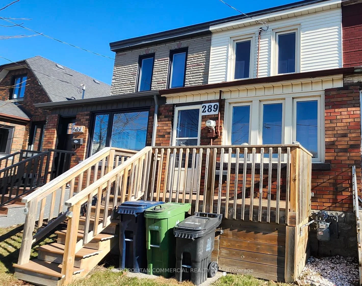 289 Sixth Street, Toronto W06, On M8v 3a8