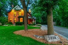 2228 New Street, Burlington, On L7r 1j1