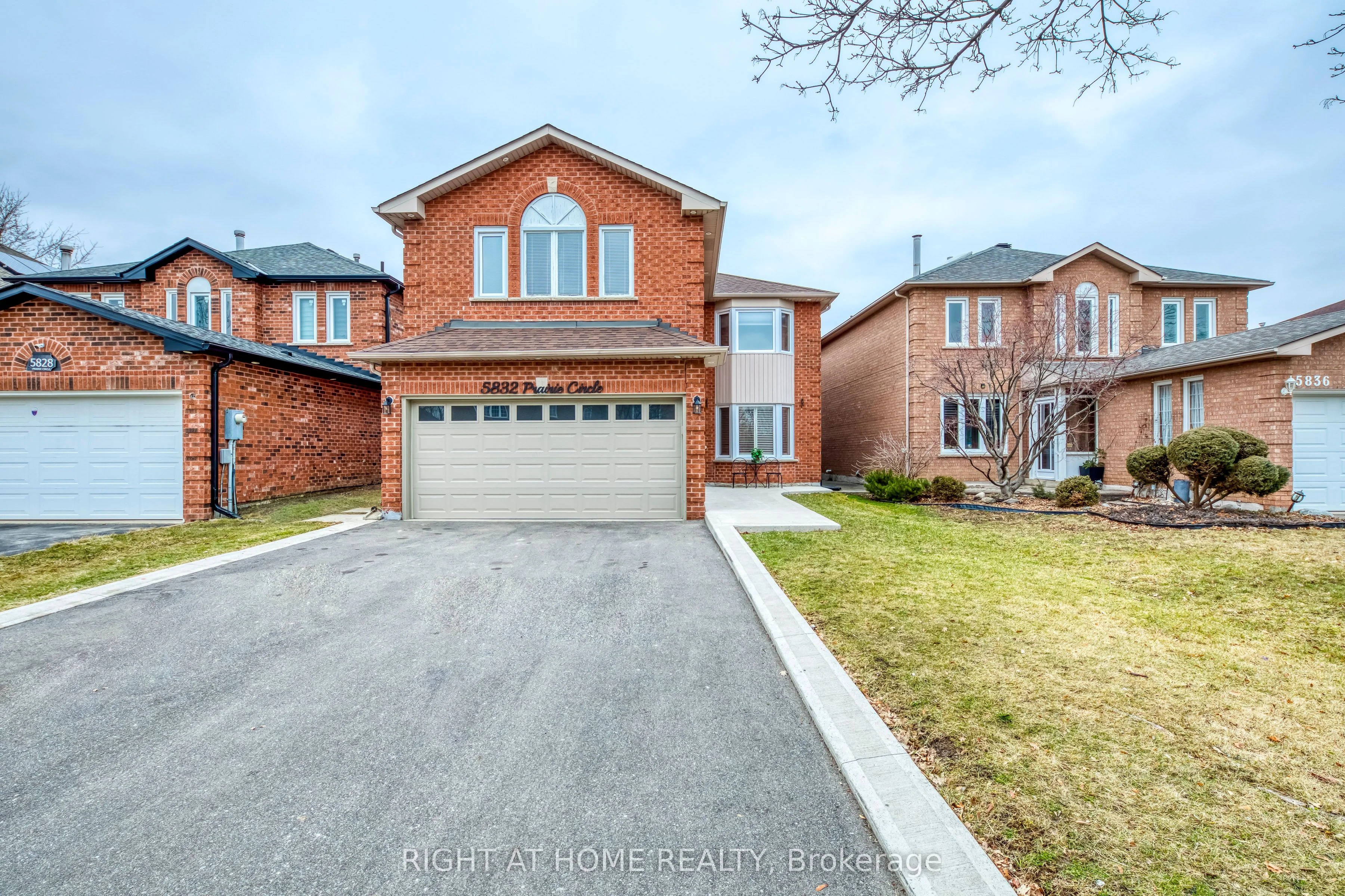 5832 Prairie Circle, Mississauga, On L5n 6b4