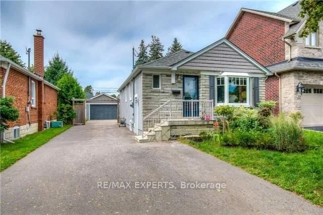 10 Lady Bank Road Bsmt, Toronto W07, ON M8Z 4J5