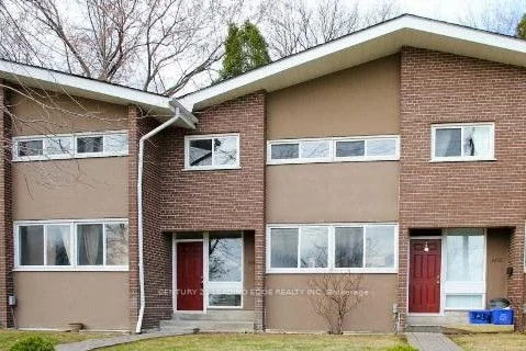3248 The Credit Woodland Road, Mississauga, ON L5C 2J6