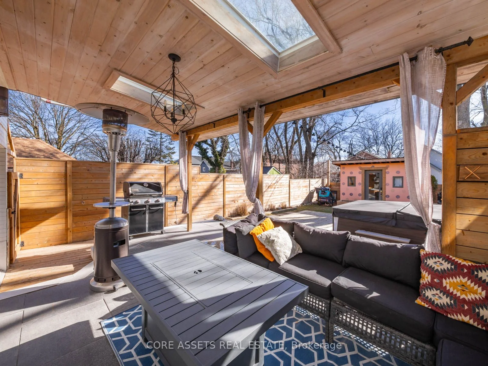 69 Macdonald Street, Toronto W06, On M8v 1y3