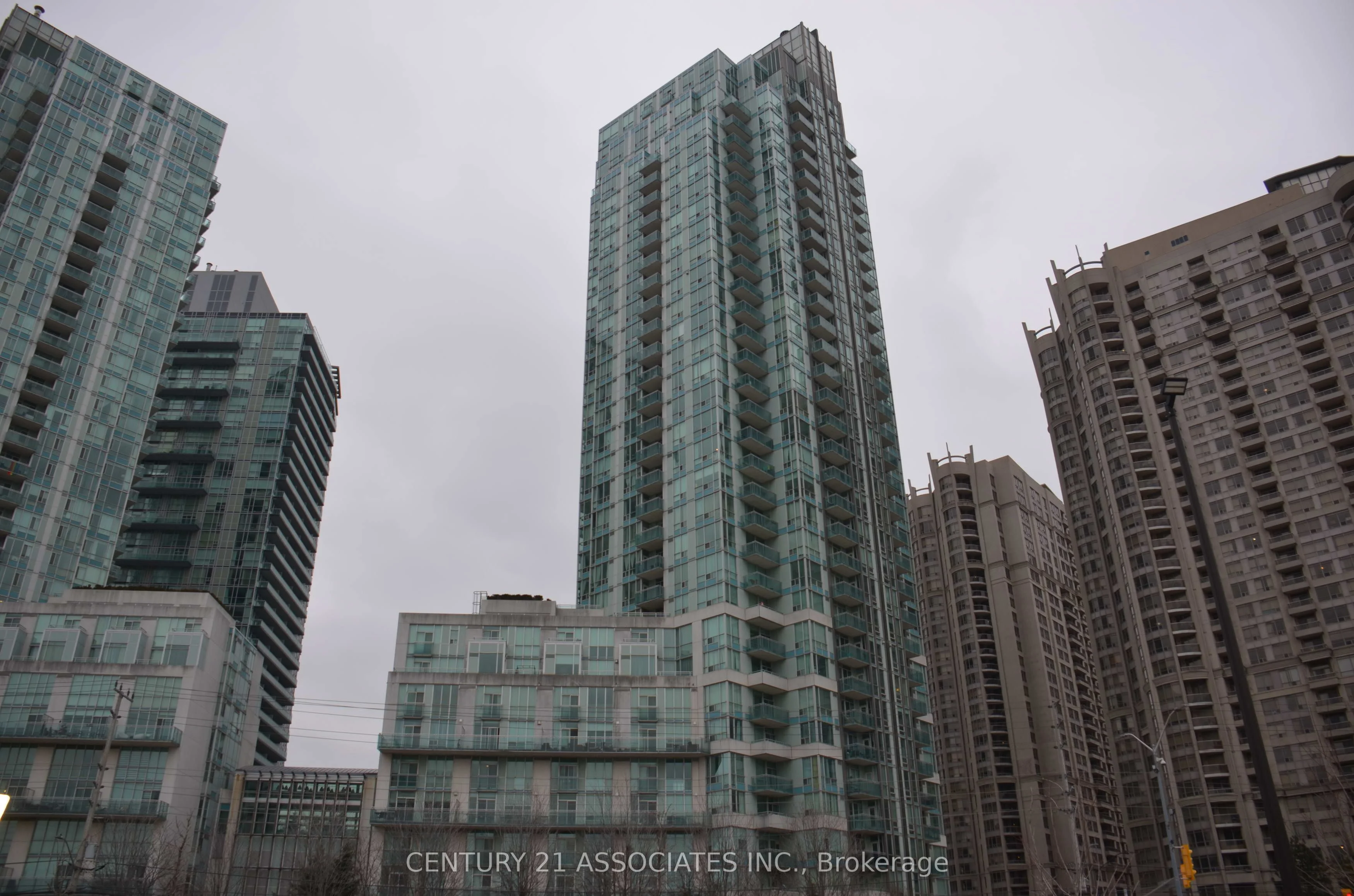 3939 Duke Of York Boulevard 504, Mississauga, ON L5B 4N2