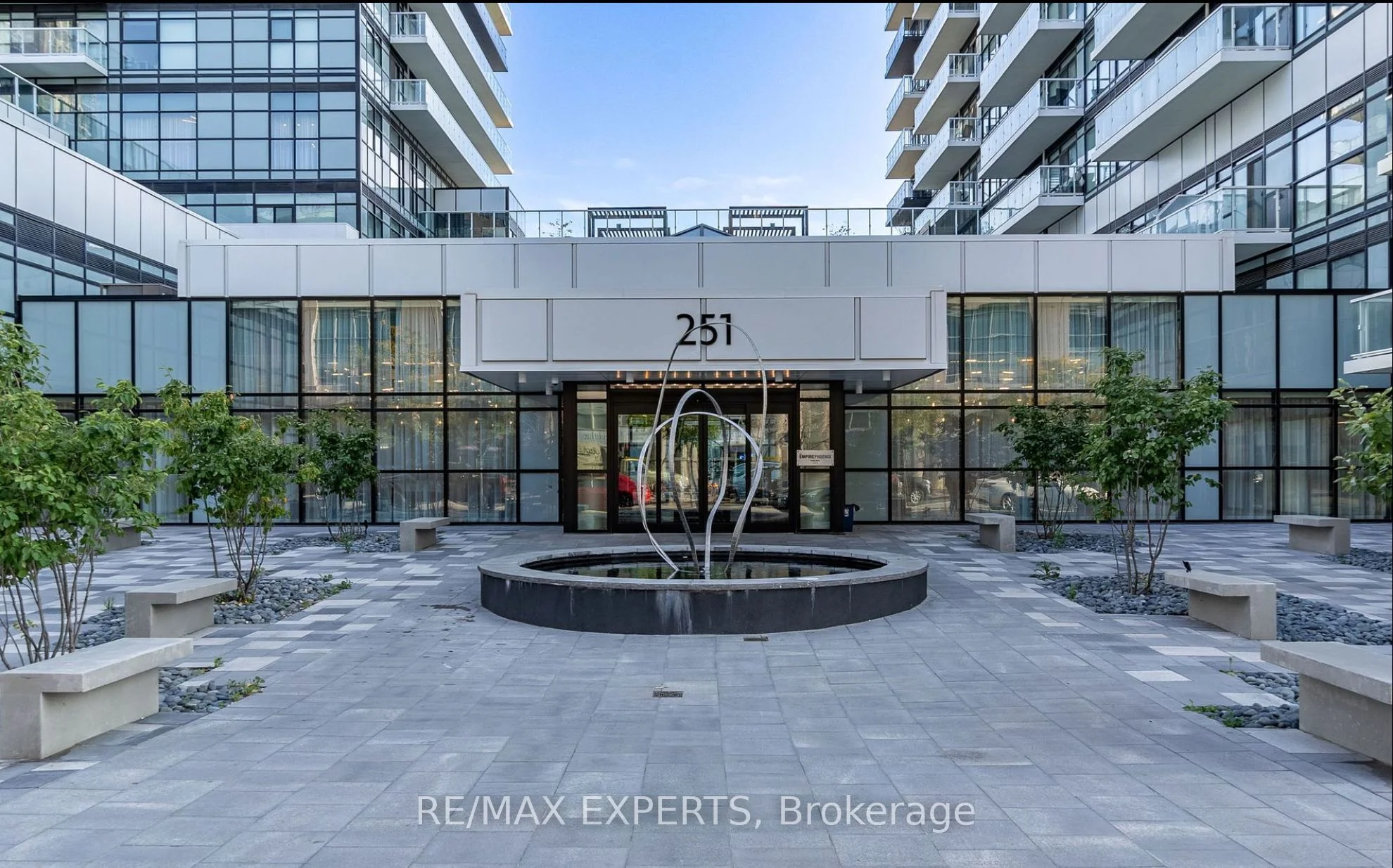 251 Manitoba Street 1504, Toronto W06, On M8y 0c7