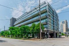 8 Fieldway Road 523, Toronto W08, On M8z 0c3
