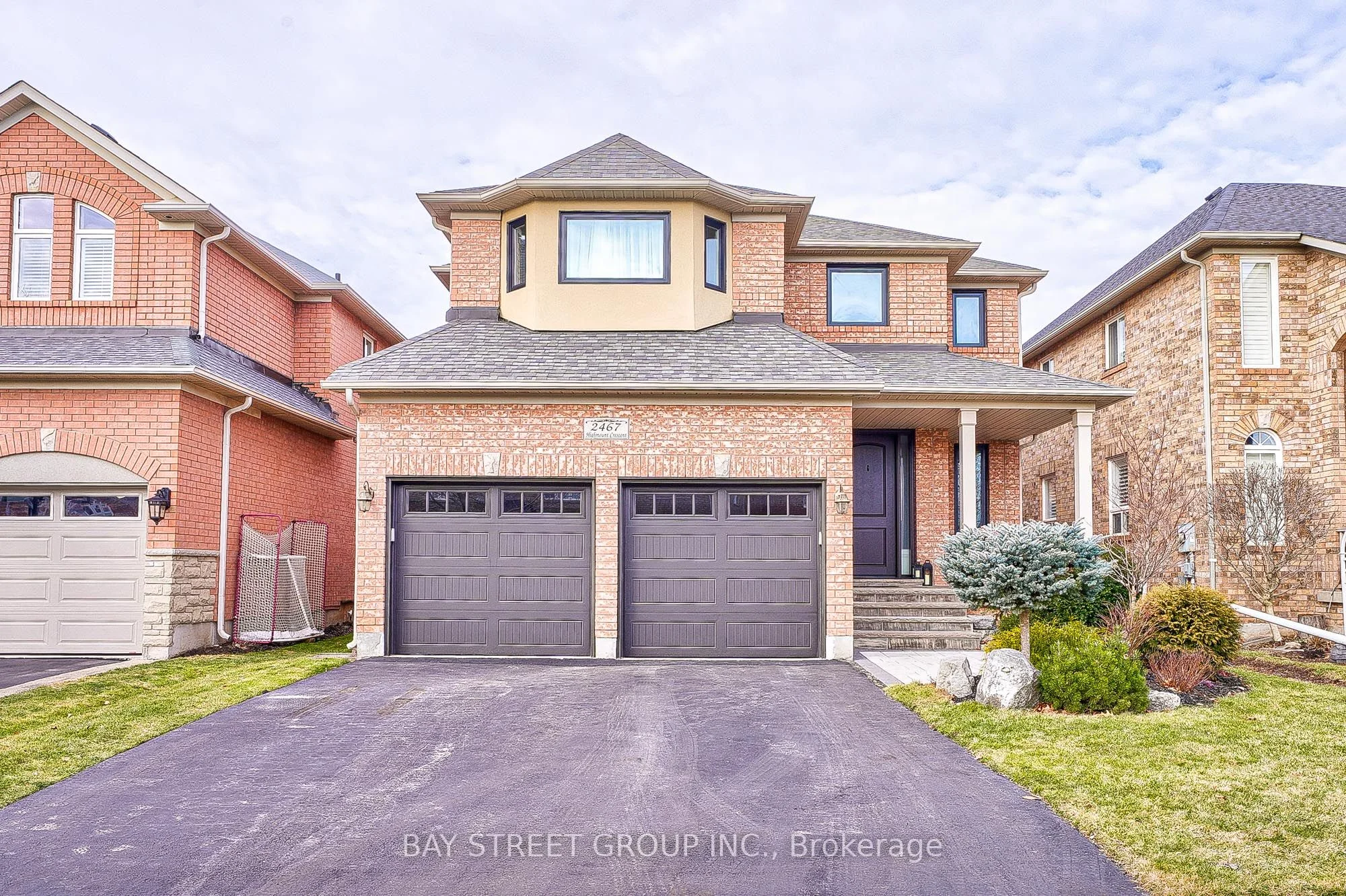 2467 Highmount Crescent, Oakville, ON L6M 4Z1