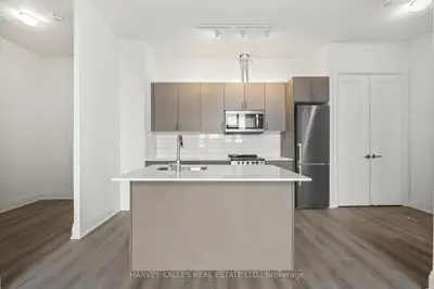 509 Dundas Street W 811, Oakville, On L6m 4m2