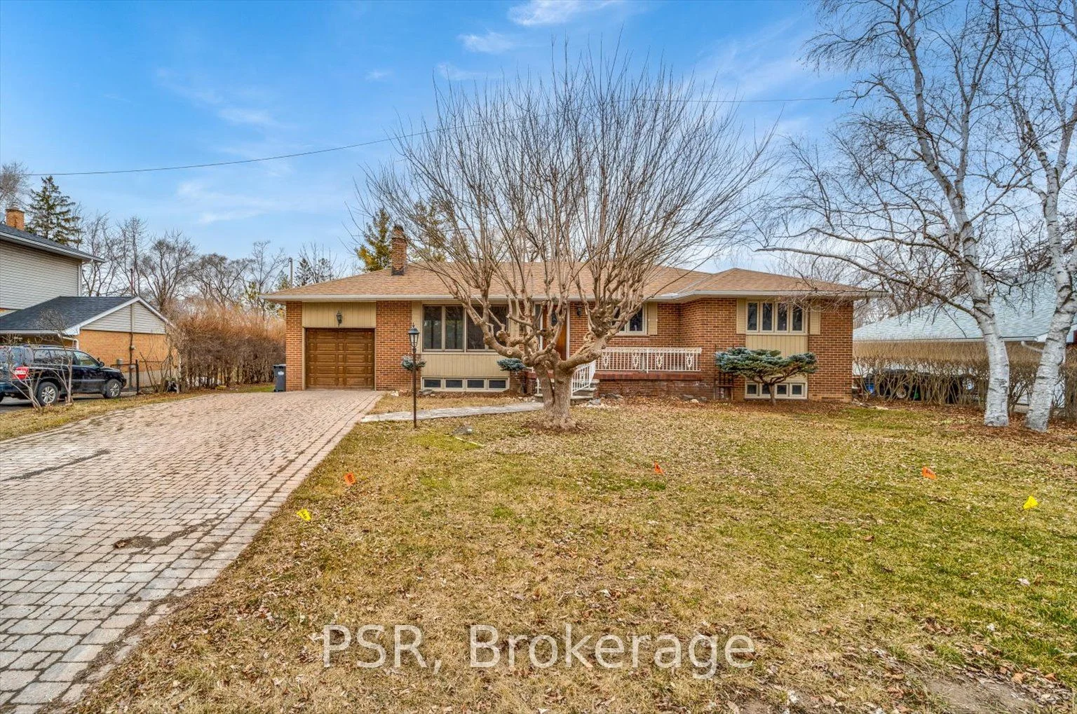 7 Pioneer Drive, Mississauga, On L5m 1g8
