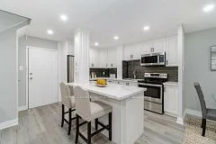 2095 Roche Court 135, Mississauga, On L5k 2c8