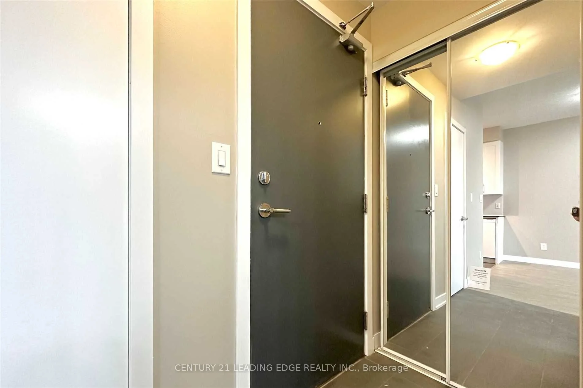 4070 Confederation Parkway 3905, Mississauga, On L5b 0e9