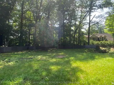 1520 Jalna Avenue, Mississauga, On L5j 1s5