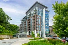 25 Neighbourhood Lane 203, Toronto W07, On M8y 0c4