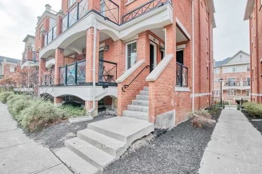39 Hays Boulevard 8, Oakville, ON L6H 0J1