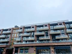 215 Lakeshore Road W 341, Mississauga, ON L5H 0A7