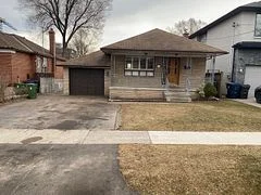 21 Inverness Avenue, Toronto W07, On M8z 1y4