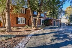172 Nicholson Court, Burlington, ON L7N 3N5