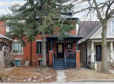 23 Radford Avenue 3rd Flr, Toronto W01, ON M6R 1Z5