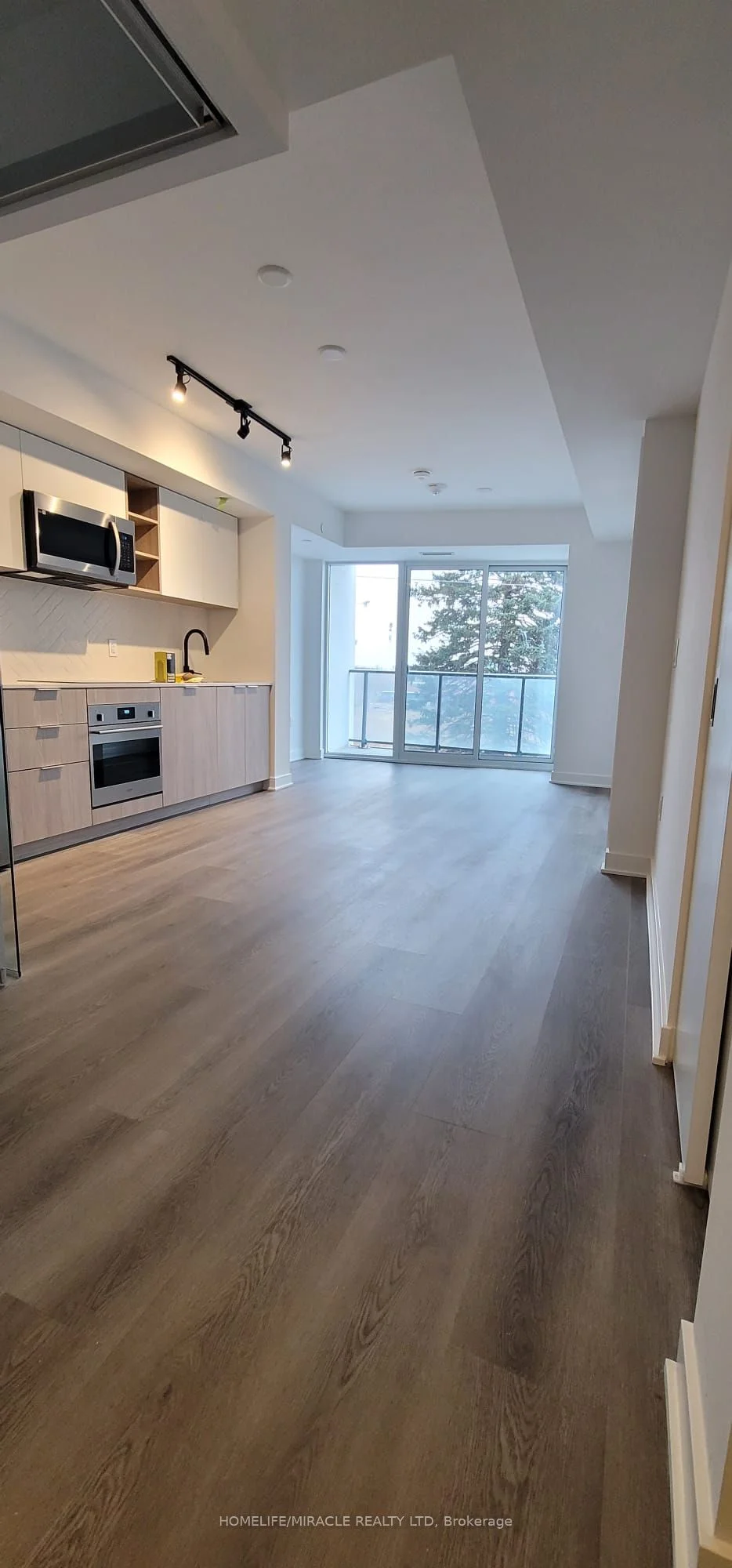 36 Zorra Street 320, Toronto W08, On M8z 0g5