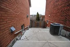 1361 Daniel Creek Road, Mississauga, On L5v 1v3
